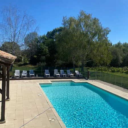Hébergement de vacances Ensemble 7 Avec Piscines 50 Couchages, Les Naudines *