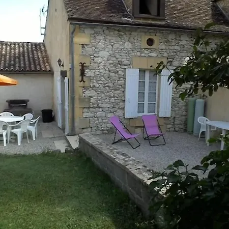 Hébergement de vacances Ensemble 7 Avec Piscines 50 Couchages, Les Naudines Gageac-et-Rouillac