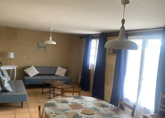 Ensemble 7 Avec Piscines 50 Couchages, Les Naudines